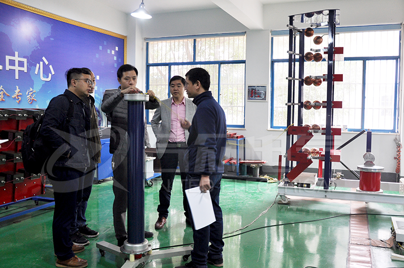 冲击电压发生器现场交流