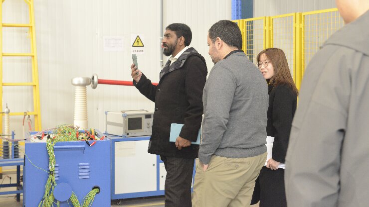 国外客户到访合众电气